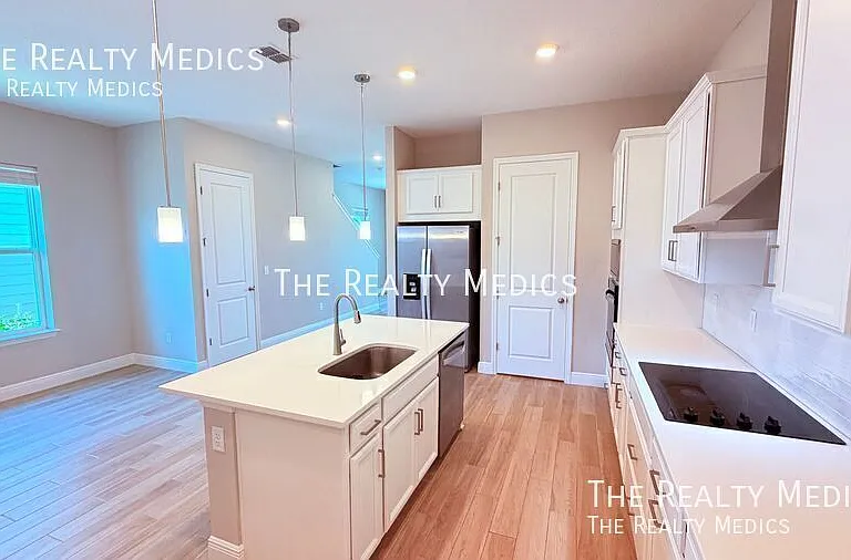 6495 Cyrils Dr — Photo 5