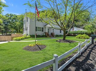 6 Giant Oak Road, Ridge, NY 11961