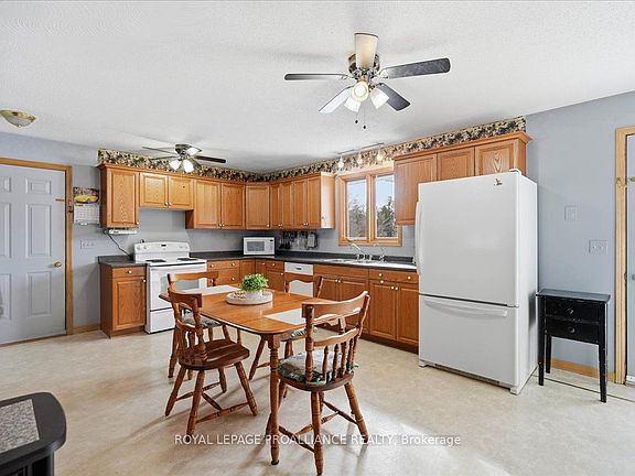 4th image of 1004 Bateman Rd E