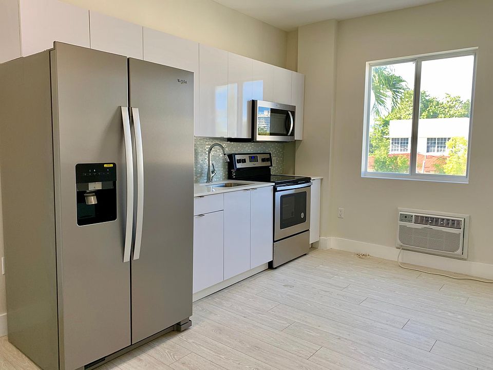 1st image of 6918 Bay Dr APT 4