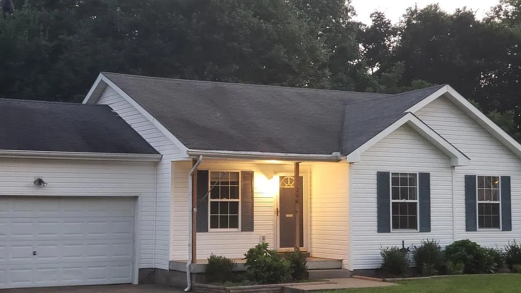 Building Photo - 268 Golden Pond Ave