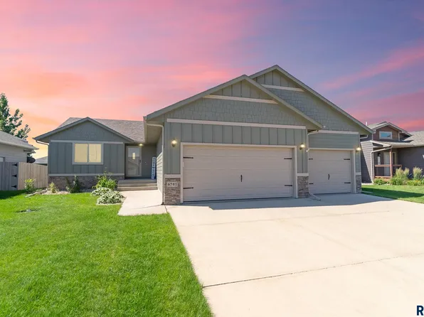 6741 E 42nd St, Sioux Falls, SD 57110