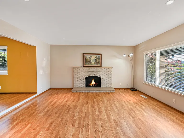 4871 Beacon Hill Dr — Photo 5