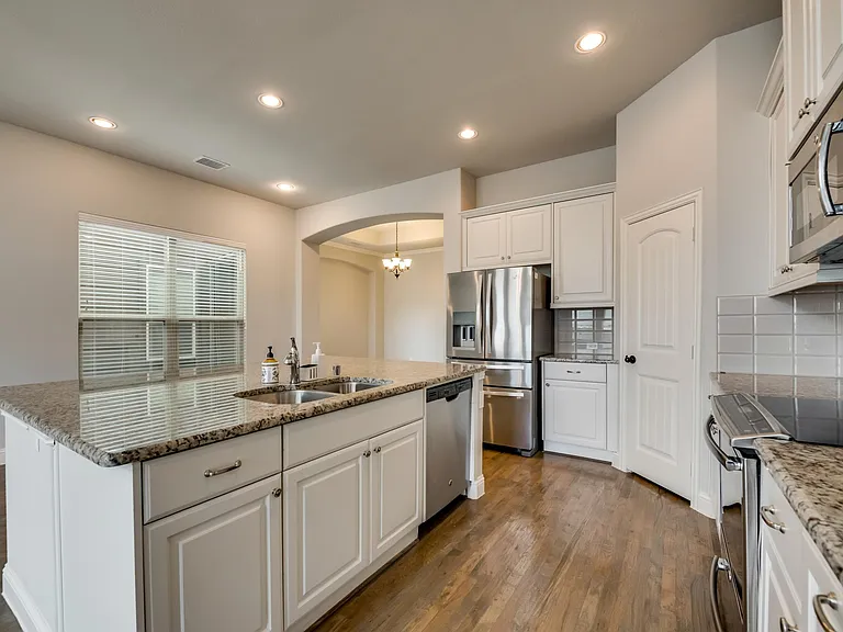 923 Whitehall Dr — Photo 13