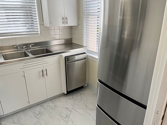 3rd image of 1310 Jones St APT 105