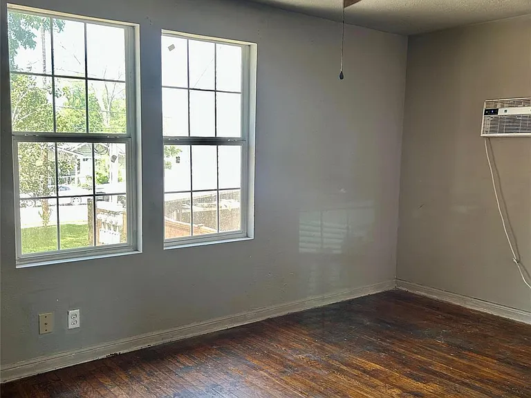 605 E Hunnicutt St #C — Photo 6