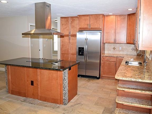 4th image of 5832 Whistlewood Cir