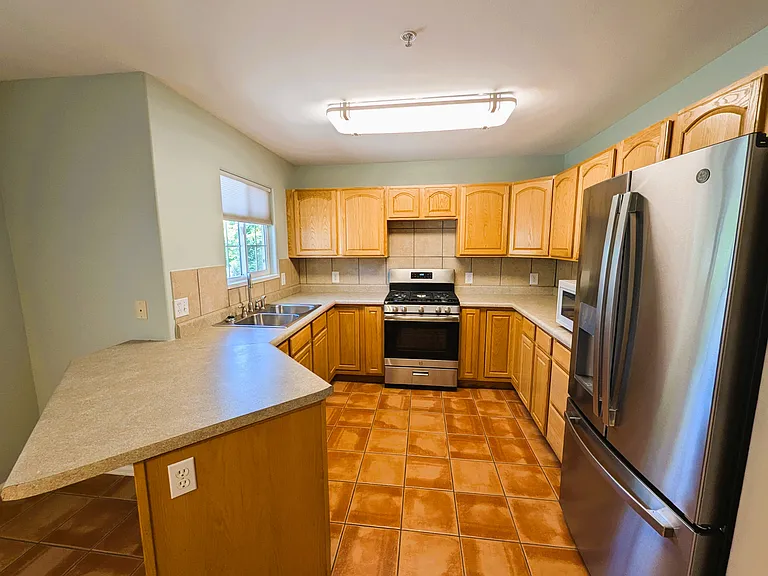 460 1/2 E Scenic Dr — Photo 8