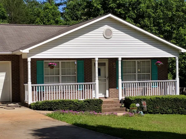 103 44th Avenue Pl NE, Hickory, NC 28601