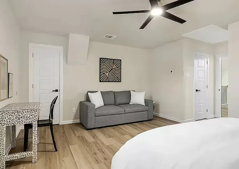 9690 Fallbrook Dr — Photo 24
