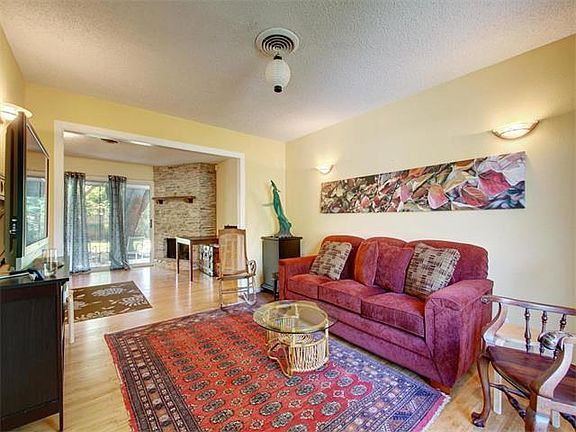 4th image of 8305 Franwood Ln
