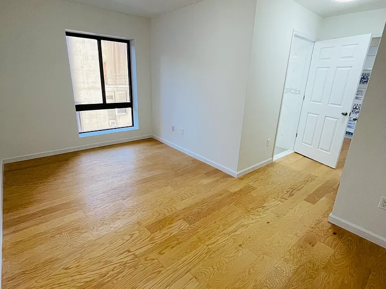 4229 Parsons Blvd #3 — Photo 6
