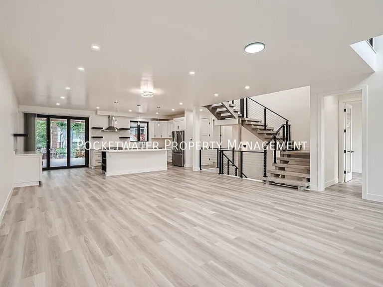 3595 Darley Ave — Photo 3
