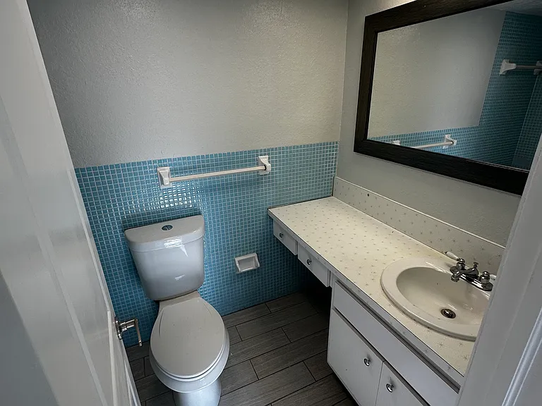 484 Penguin Dr — Photo 9