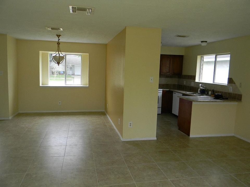 1st image of 17618 Heritage Creek Dr