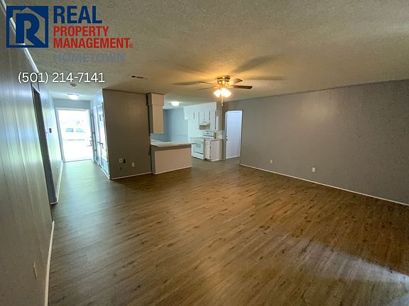 3rd image of 4013 Wooddale Dr