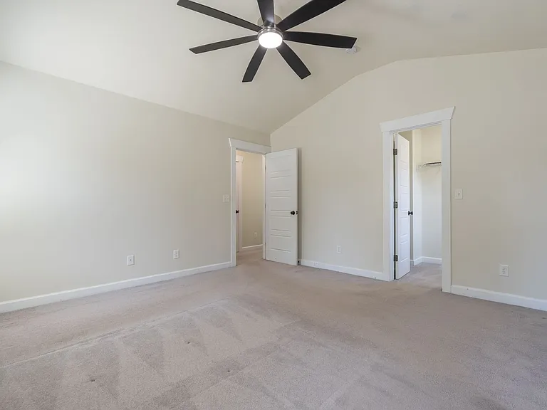 1400 Goodman St — Photo 16