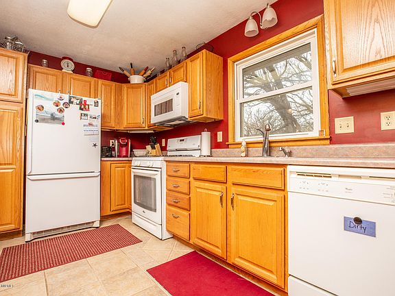 5th image of 219 1st St NW