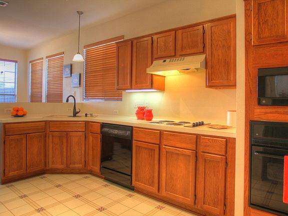 3rd image of 7513 Wilshire Dr