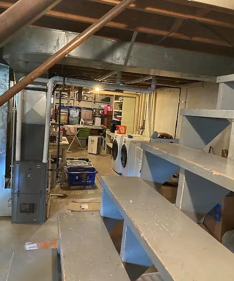 basement showing laundry area