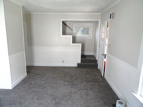 3rd image of 894 Congress St