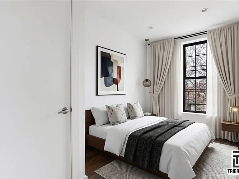 558 Kosciuszko St #2B — Photo 4