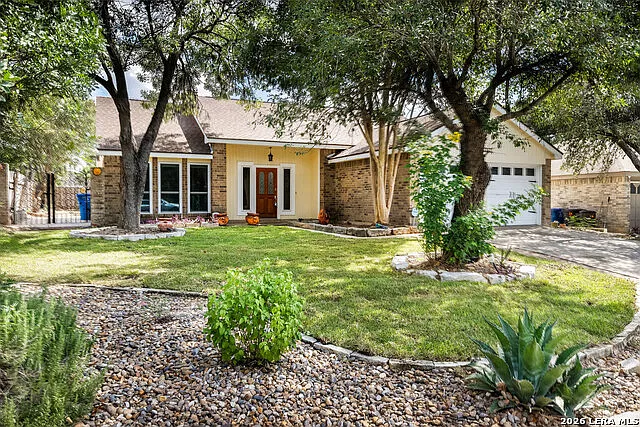 4 bed, 2.0 bath, 1315 sqft, $2,200 — Photo 3