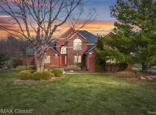 4930 Menominee Ln, Clarkston, MI 48348