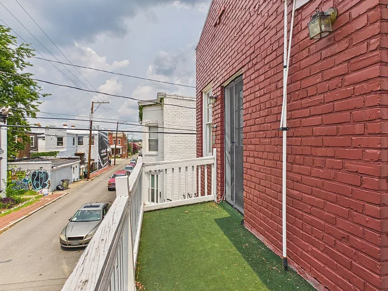 411 Gilmer St #B — Photo 13