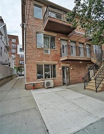 3rd image of 102 Bay 31 St #1C