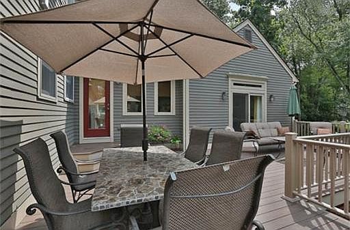 4th image of 20 Windward Dr