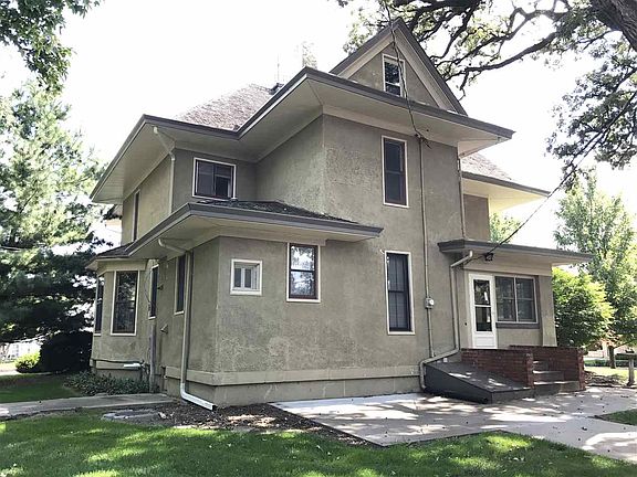 3rd image of 1102 1st Ave