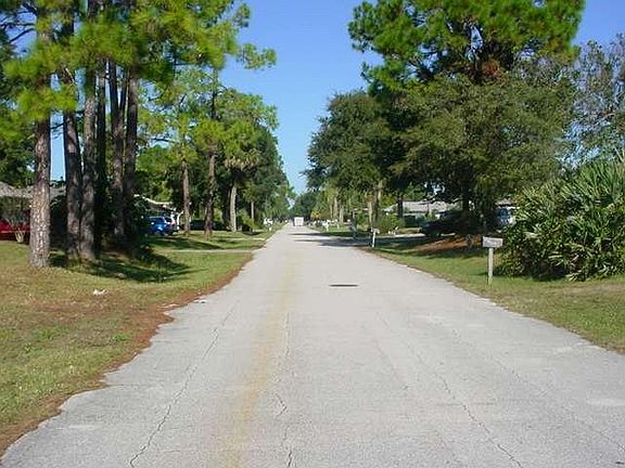 3rd image of 3332 Tamarind Dr