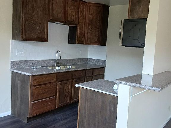 5th image of 411 N Summit Ave APT 6