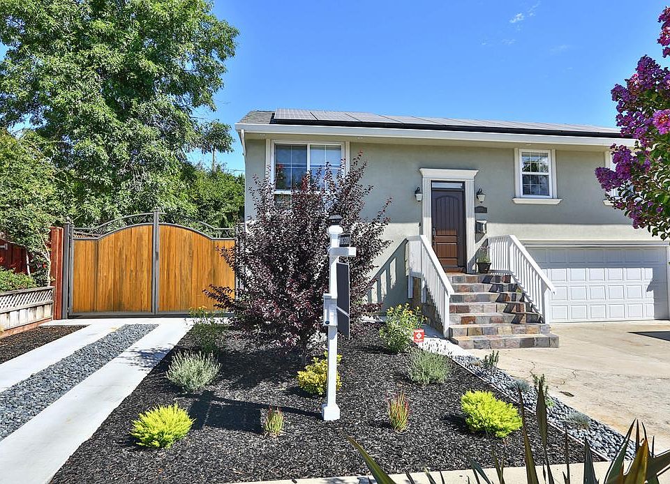 1st image of 1621 Hallbrook Dr