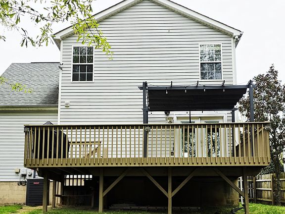 Lots of space for gatherings!