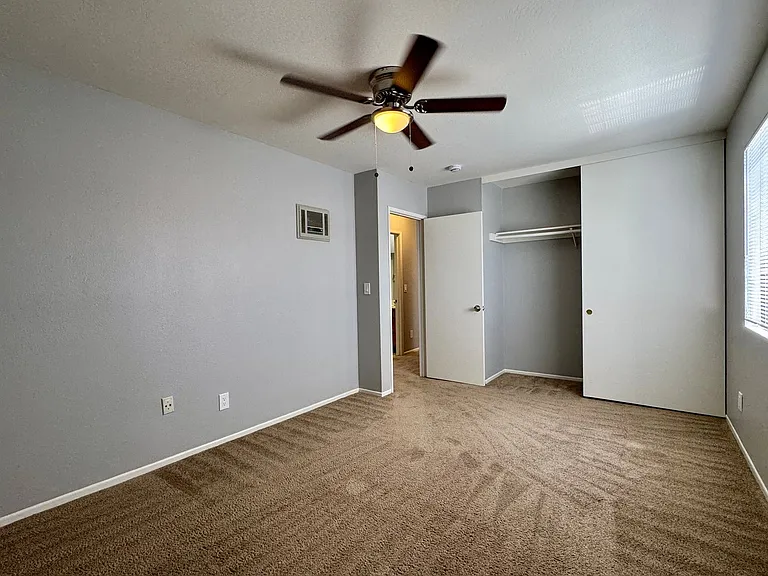 3633 Marlborough Ave — Photo 13