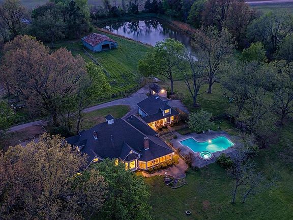 2nd image of 230 Levy Dr