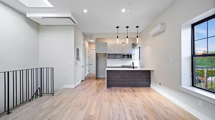 Rented by Nooklyn NYC LLC | media 38