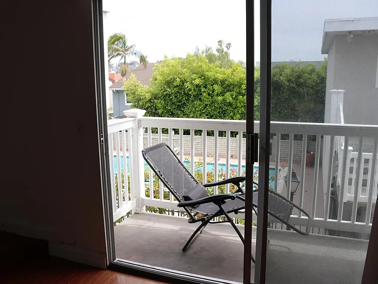 2411 Prospect Ave — Photo 7