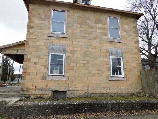 2nd image of 1113 Spear St