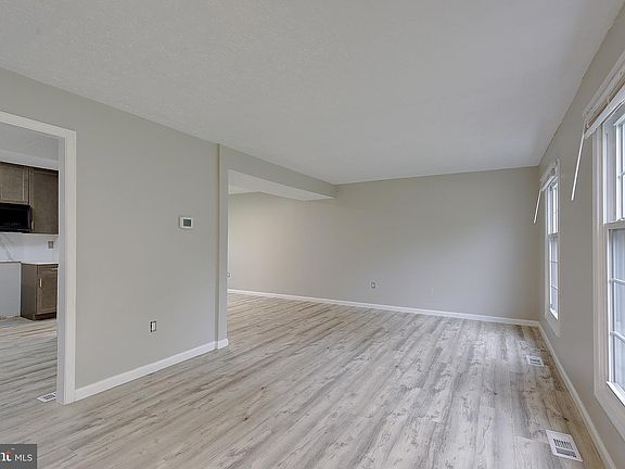 5th image of 11611 Whittier Rd