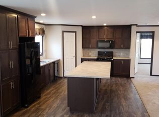 8758 Ashlyn Dr #823, Newport, MI 48166