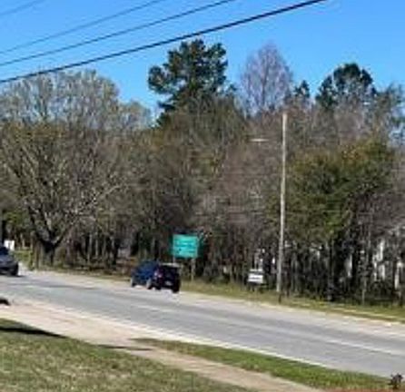 Exterior Neighborhood (street photo)