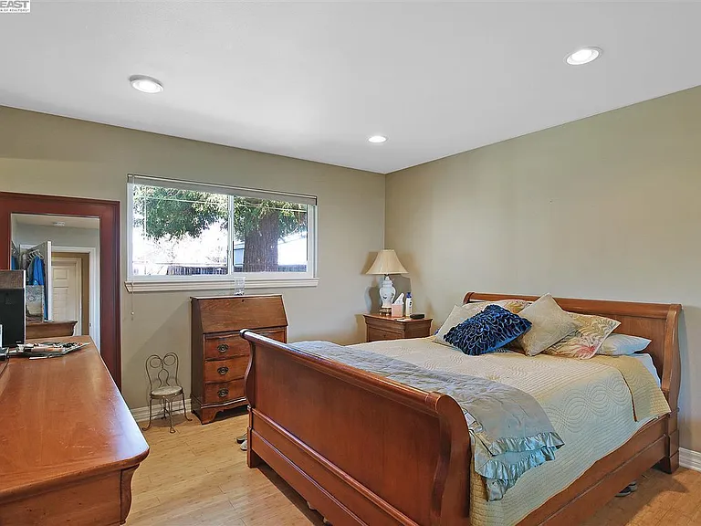 1234 Heather Ln — Photo 16