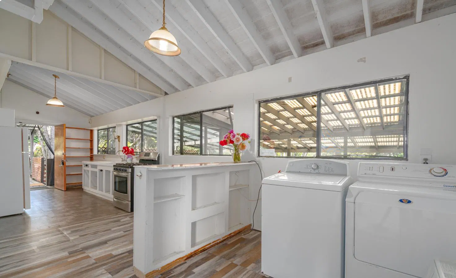 3 bed, 1300 sqft, $2,000 — Photo 3