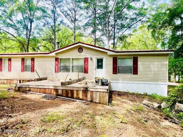 920 Point Windy Dr, Jacksons Gap, AL 36861
