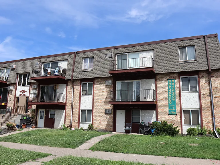 Pleasant Apartments — Photo 28