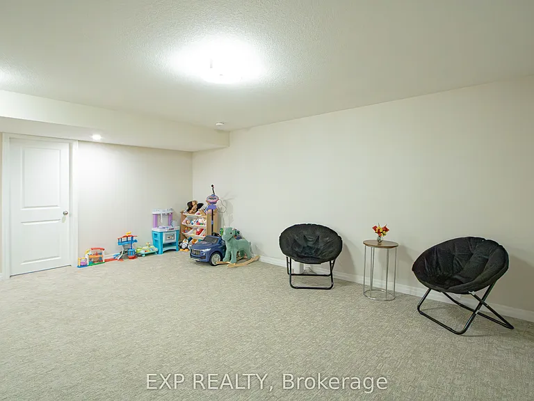 17 Harlequin Ct — Photo 23