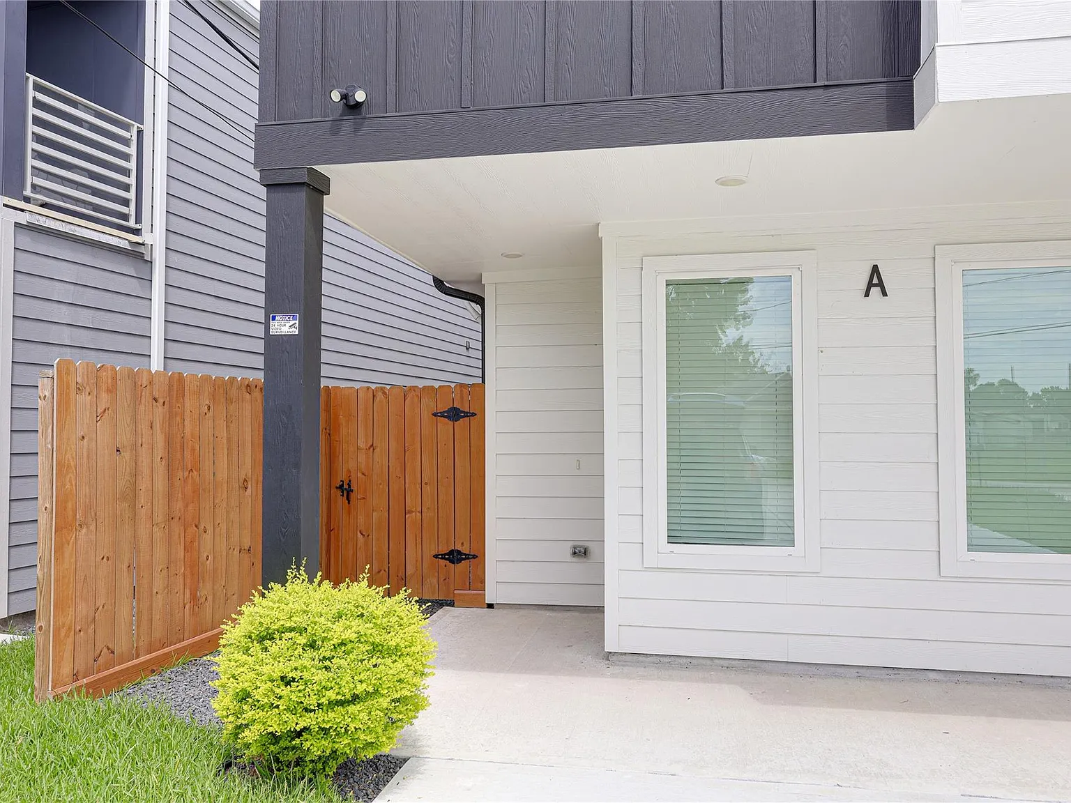 3 bed, 2.0 bath, 1302 sqft, $1,800 — Photo 3